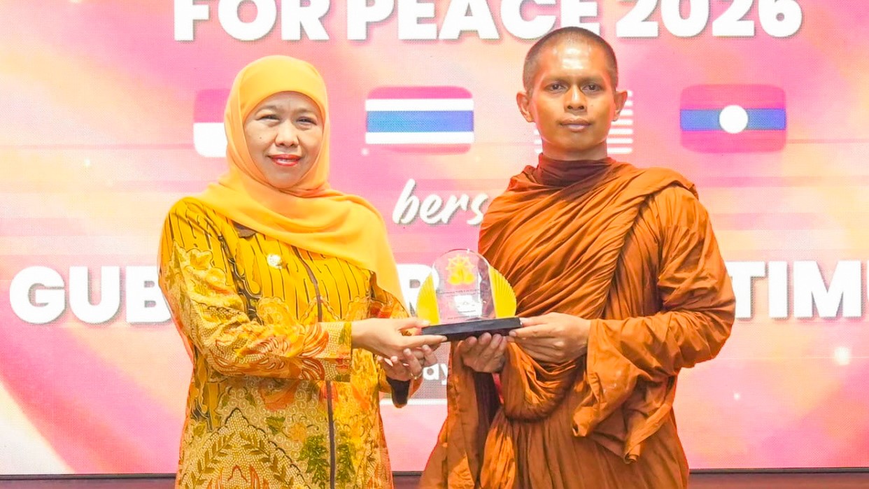 Sambut Bhikkhu Lintas Negara, Gubernur Khofifah: Jadikan Indonesia sebagai Fondasi Perdamaian Dunia