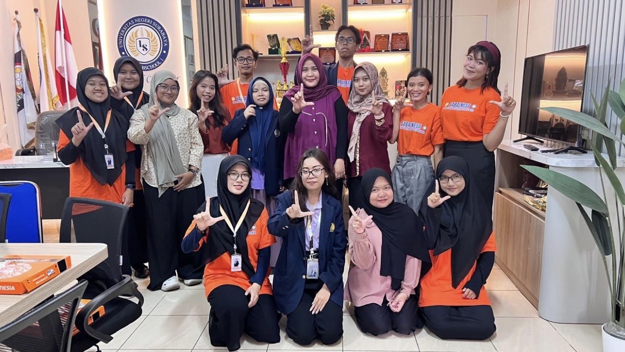 Perluas Wawasan Internasional, SMA Labschool Unesa 1 Implementasi Program SABALNESA