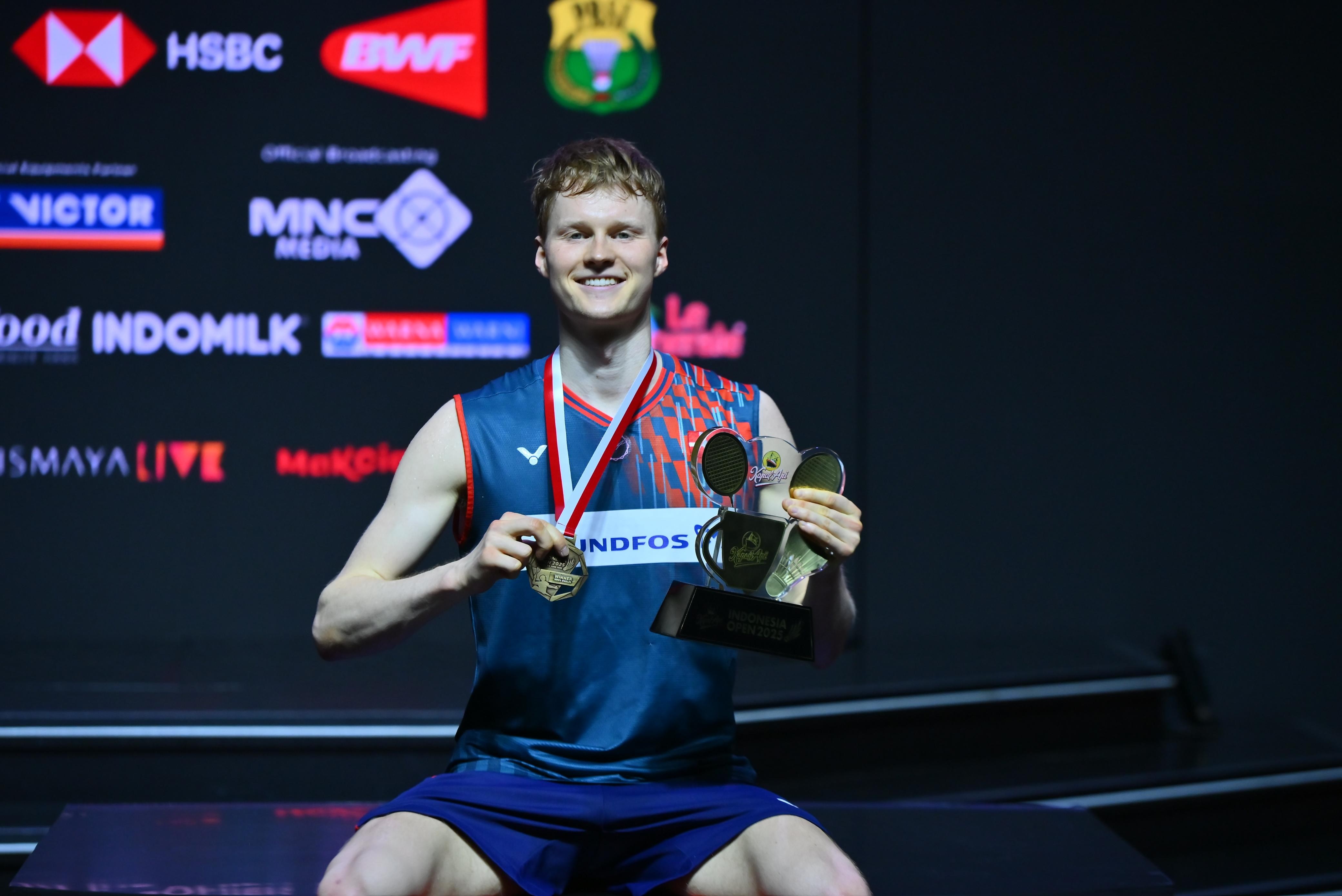 Indonesia Open 2026: Juara Bertahan Anders Antonsen Tersingkir di Babak Pertama, Takluk Dari Alex Lainer
