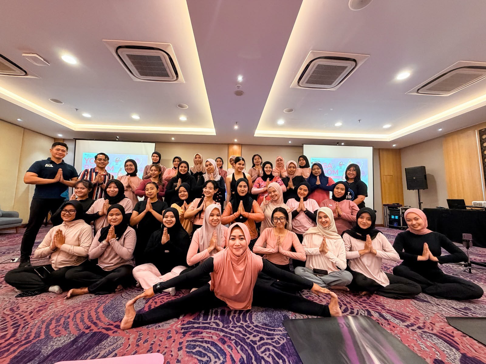 Favehotel Sidoarjo Gelar Yoga & Bloom, Padukan Yoga, Edukasi Kesehatan Wanita dan Sarapan Sehat