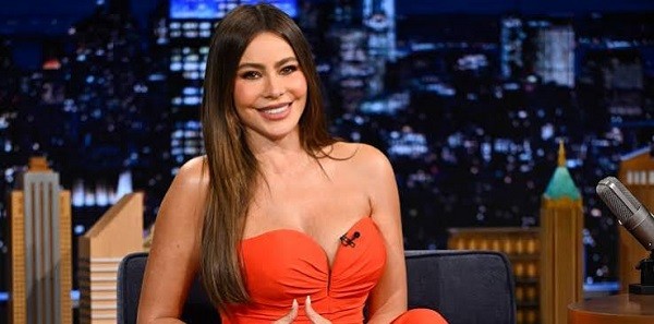 Kenakan Bikini Merah, Instagram Sofia Vergara Jadi Sorotan Dunia