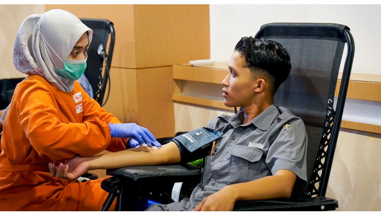 Anniversary ke-13, The Alana Surabaya Gelar Donor Darah Bertajuk “Give Blood, Be a Hero”