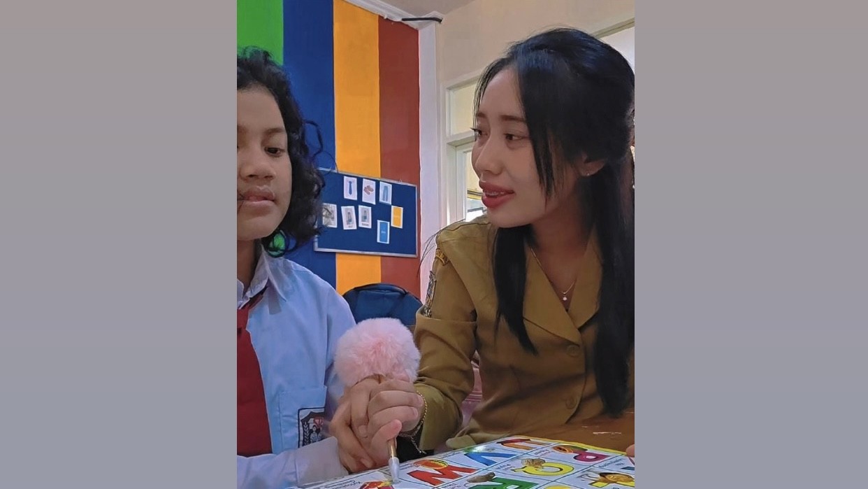 RAMAH dari Ruang Kelas: Cara Guru SLBN Gedangan Siapkan Siswa Autis Hadapi Era AI