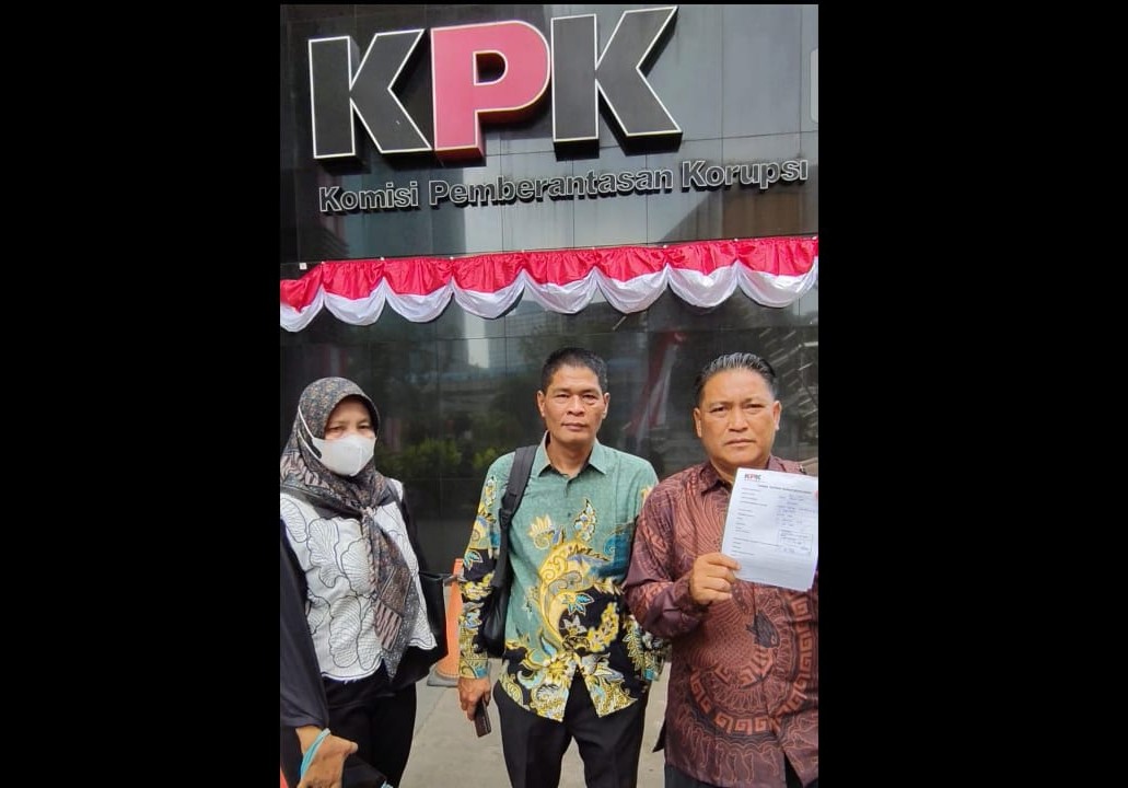 Komaruzzaman Serahkan Laporan Dugaan Korupsi Pejabat Desa dan Perusahaan Sawit ke KPK