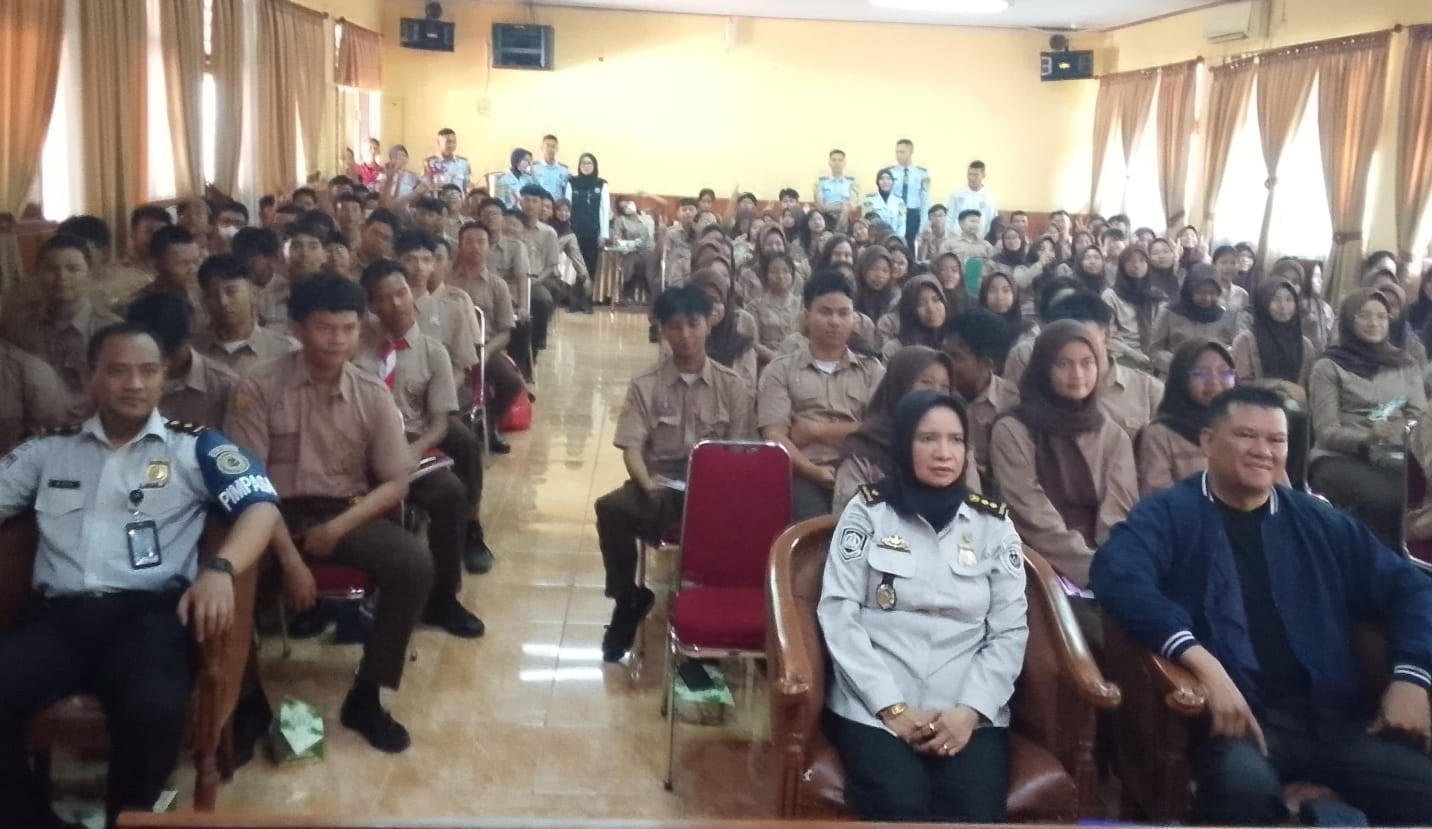 Imigrasi Depok Sambangi SMAN 2, Edukasi Siswa soal TPPO dan Sekolah Kedinasan