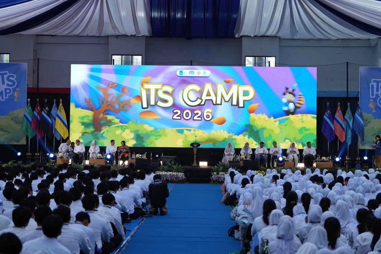 Risma Ajak Mahasiswa Baru ITS Bangun Mental Pejuang dan Hadirkan Karya Nyata