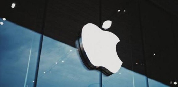 Apple Siapkan Trio “Ultra”: iPhone Lipat, AirPods Berkamera hingga MacBook OLED