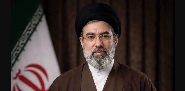 Khamenei Perkuat Petinggi Militer Iran, Enam Komandan Dapat Jabatan Strategis