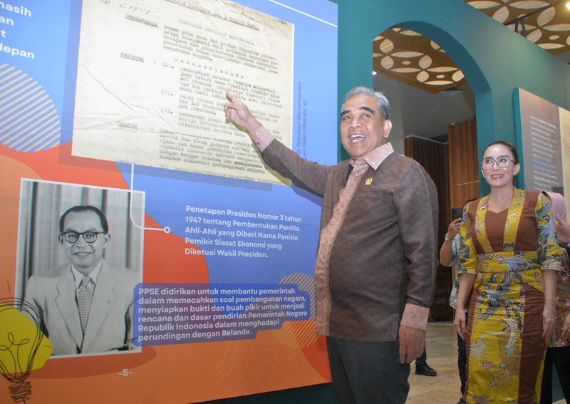 Ketua MPR RI Ahmad Muzani Resmikan  Pameran Arsip