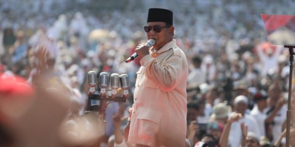 Prabowo: Bung, Rakyat Indonesia Butuh Kerja Bukan Kartu