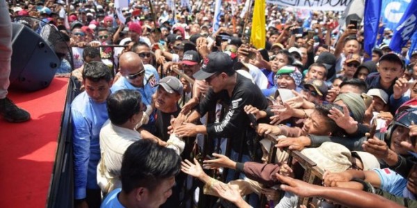 Di Arena Kampanye, Prabowo Tak Menyangka Dapat Berbagai Macam Sumbangan
