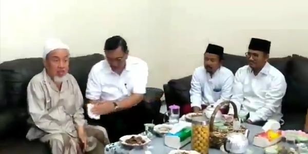 Berikan Amplop ke Kiai untuk Dukung Salah Satu Paslon, BPN :Ini Tidak Mendidik