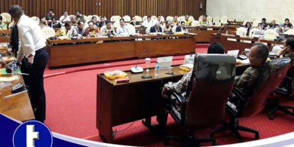 Ketum Golkar Akan Hadir di Pleno Fraksi