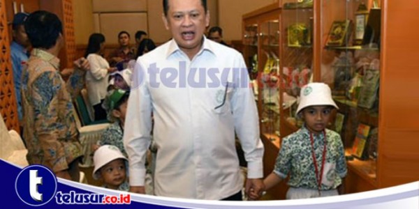 Wacana Datangi 200 Pengajar Asing, Menristekdikti Harus Kaji Ulang