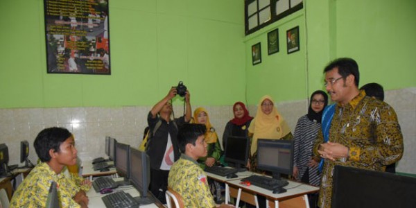 Komisi X Apresiasi Kesiapan Kota Surabaya Hadapi UNBK