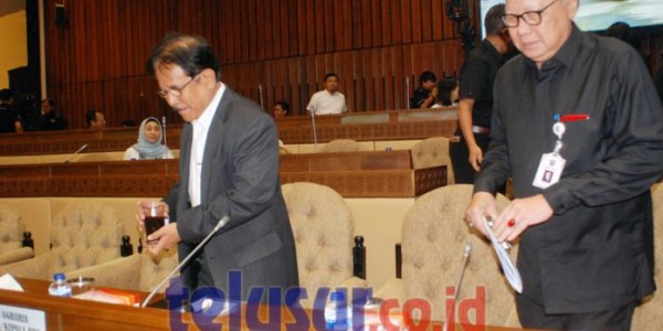 Kemendagri Tutup Sementara Akses Pengurusan KTP untuk WNA