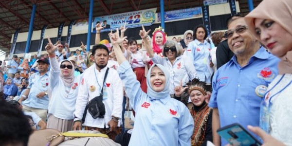 Tak Mau ada Kecurangan Di TPS, Ini Pinta Istri Sandi Pada Relawan