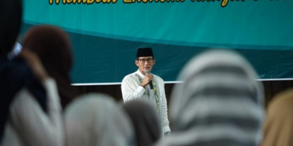 Sandi Dapat Masukan dari Kaum Emak-emak