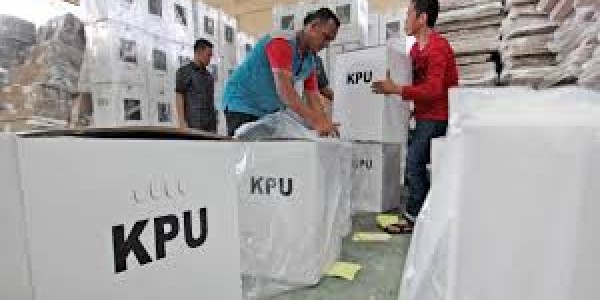 Bawaslu Temukan Kotak Suara Penyok di Jabar