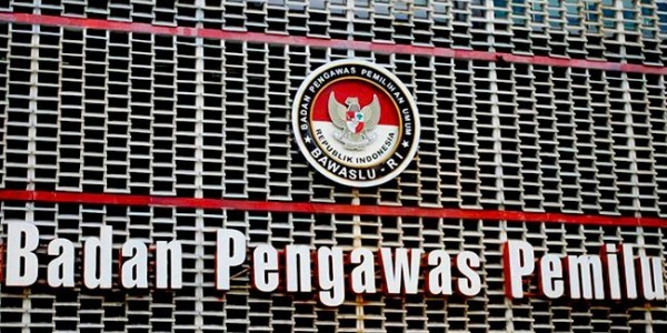 Selain Anies, Bawaslu Diminta Periksa Kepala Daerah yang Terang-terangan Dukung Jokowi