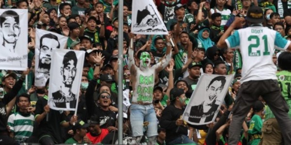 Takut Rusuh, Bonek Ingin Final di Tempat Netral