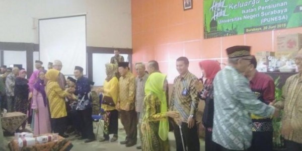 400 Dosen dan Karyawan Pensiunan Unesa Meriahkan Halal bi Halal Ipunesa