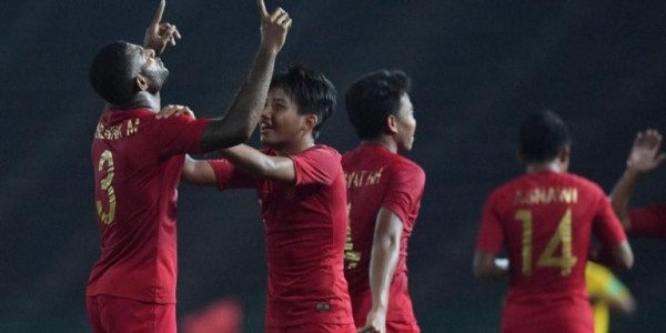 Emil Dardak Nyanyikan “We Are The Champions” untuk Timnas U-22