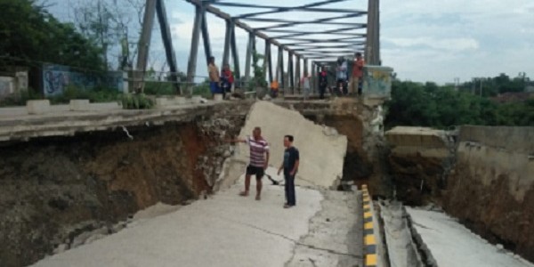 Perbaikan Jembatan Cipamingkis, Pemkab Tunggu Kajian Tim Teknis UI