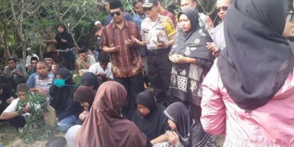 Kapolsek Babelan Hadiri Prosesi Pemakaman Ketua KPPS