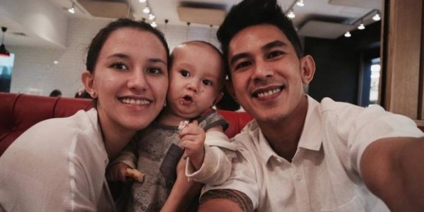 Nge-Vape di Pesawat, Artis Ganteng Ini Diciduk Petugas