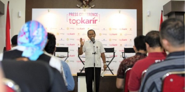 Atasi Masalah Pengangguran Kemenkop Kerjasama dengan TopKarir