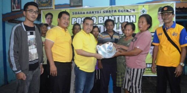Yahya Zaini Berikan Bantuan pada Korban Banjir Madiun