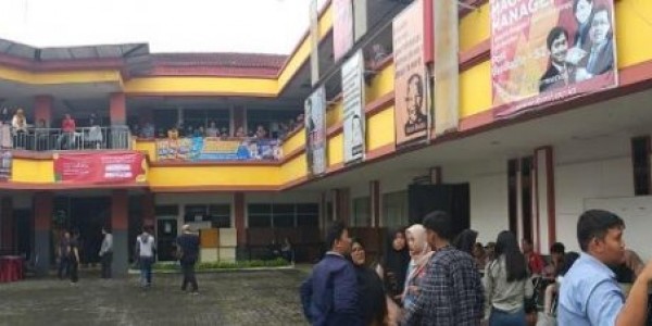 Ratusan Pelajar Try Out SBMPTN di STIE IBMT Surabaya