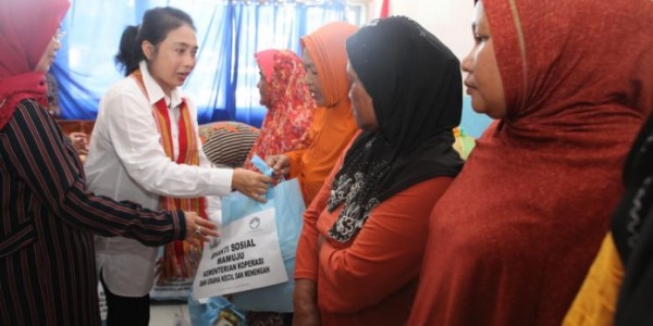 Korban Banjir Bandang Mamuju Minta Pemerintah Bantu Bangkitkan Kembali Kabupatennya
