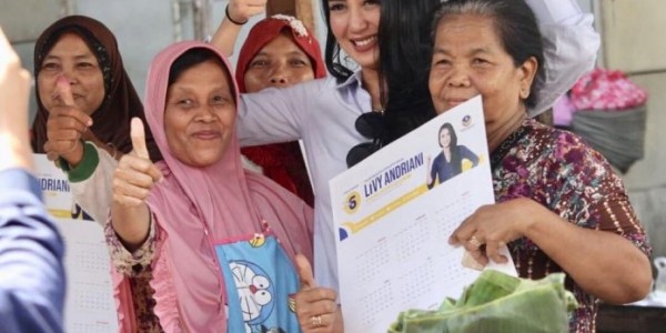 Livy Andriani Kembali Mengumbar Senyum pada Warga Sragen
