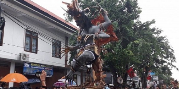 Meriah, Pawai Ogoh-Ogoh Menyambut Hari Raya Nyepi dan Tahun Baru Caka 1941 di Bali