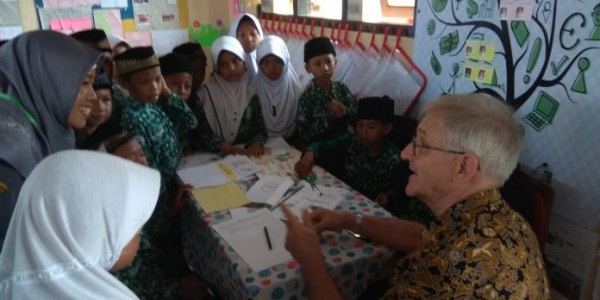 Kunjungan Filantropi Asia di Kendal dan Semarang: Semangat Berbagi Praktik Baik Pendidikan