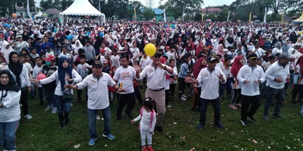 Ribuan Warga Meriahkan MRSF Polres Tapin