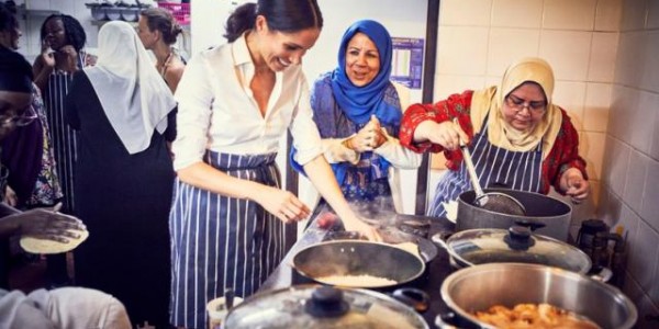 Jadi Bangsawan Inggris, Megan Markle Langsung Turun Bantu Korban Kebakaran di London