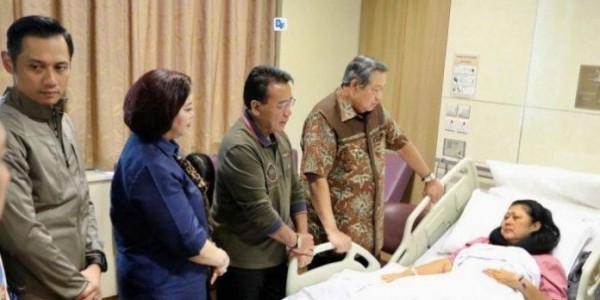 AHY: Ibu Ani Yudhoyono Saat Ini Butuh Penanganan Ekstra