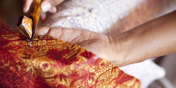 “Batik Corner” Paviliun Indonesia Dipadati Pengunjung VITM 2018 Di Hanoi