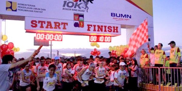 Lebih Dari 2.000 Orang Meriahkan BORR 10K, Kompetisi Lari Pertama di Jalan Tol Bogor