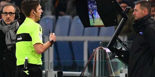 Gunakan VAR, Wasit di Portugal Dilempari Korek Api dan Botol