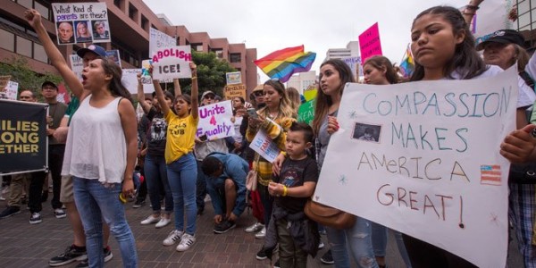 Pisahkan Anak Dengan Orang Tua, Puluhan Ribu Warga Amerika Demo Trump