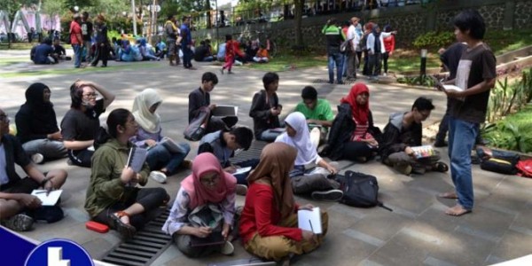 Ini Dia Aksi Gambreng Rain Strip di Kota Bogor