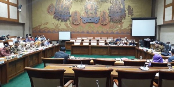 Komisi VI DPR Pertanyakan Penyegelan Pabrik Gula
