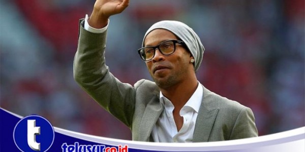 Merasa Sudah Tua, Ronaldinho Pensiun Dari Sepak Bola