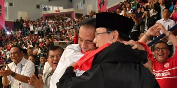 Jokowi Dan Prabowo Saling Pamer Foto