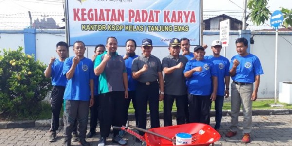 Tingkatkan Soliditas dan Libatkan Masyarakat Kemenhub Gelar Padat Karya di Semarang