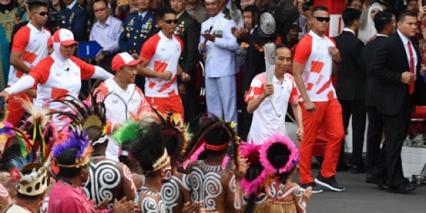 Api Obor Asian Games Bukan Sembarang Api, Kok Bisa Mati Di Tangan Jokowi